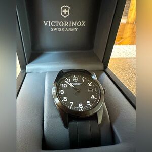 Brand new Victorinox Swiss Army Garrison 26071.CB all black watch